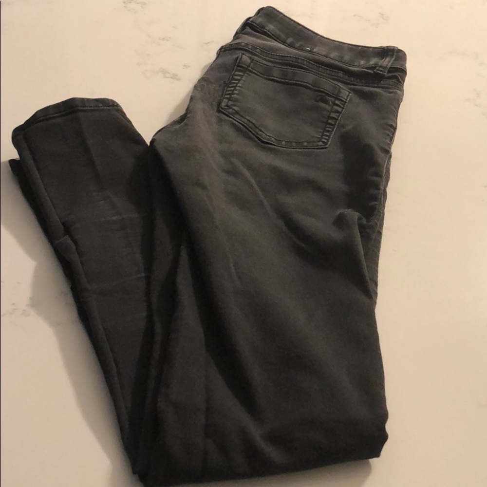 Black Vince Camuto jeans